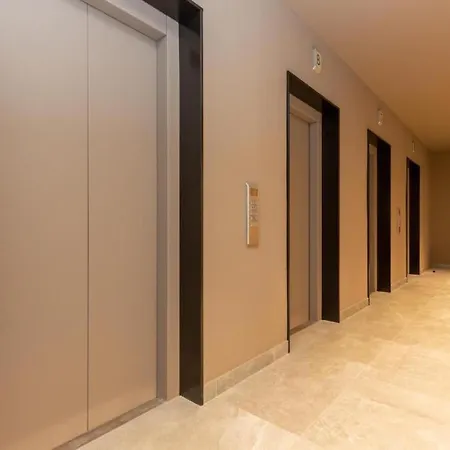 Quest On Grzybowska * Varsovie